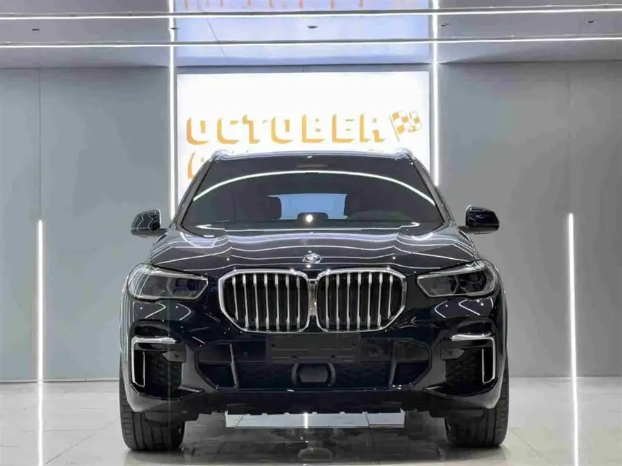 بي إم دبليو X5 2022 xDrive 40Li باقة M الرياضية
