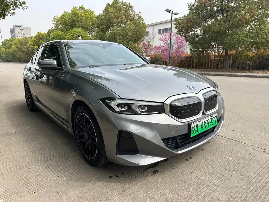 بي إم دبليو i3 2024 eDrive 35 L