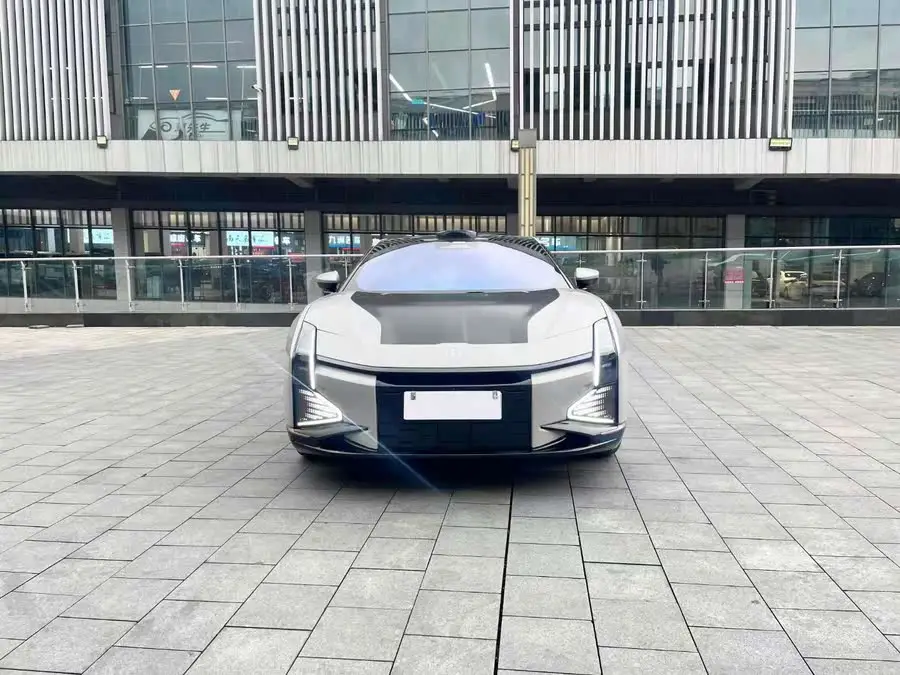 هاي في HiPhi Z 2023 موديل خمسة مقاعد