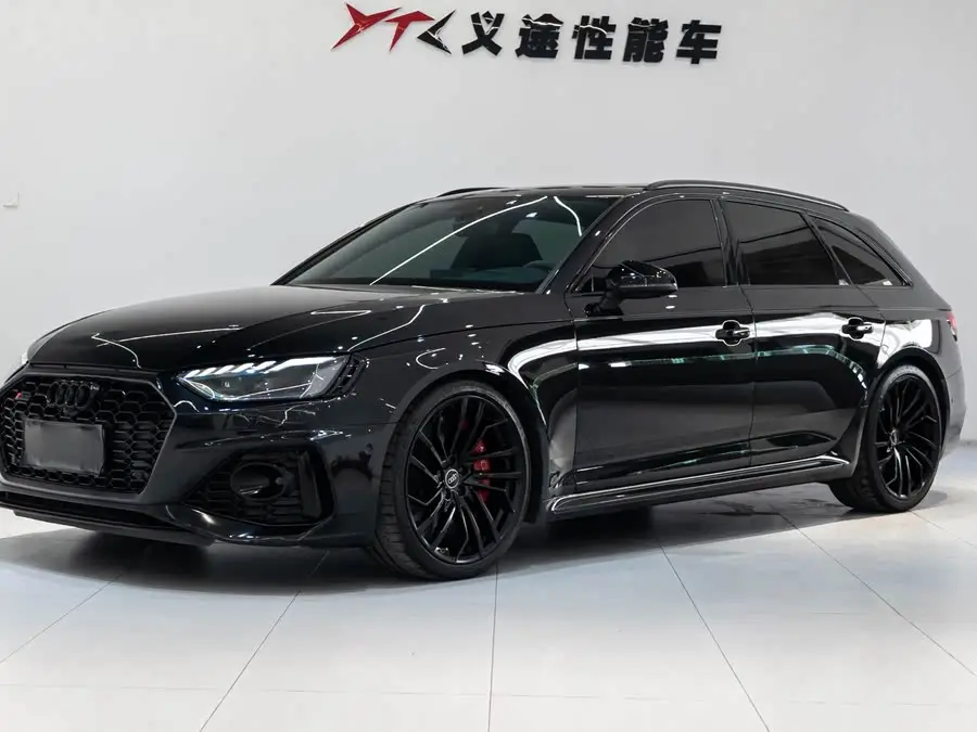 أودي RS 4 2022 RS4 أفانت إصدار بلاك