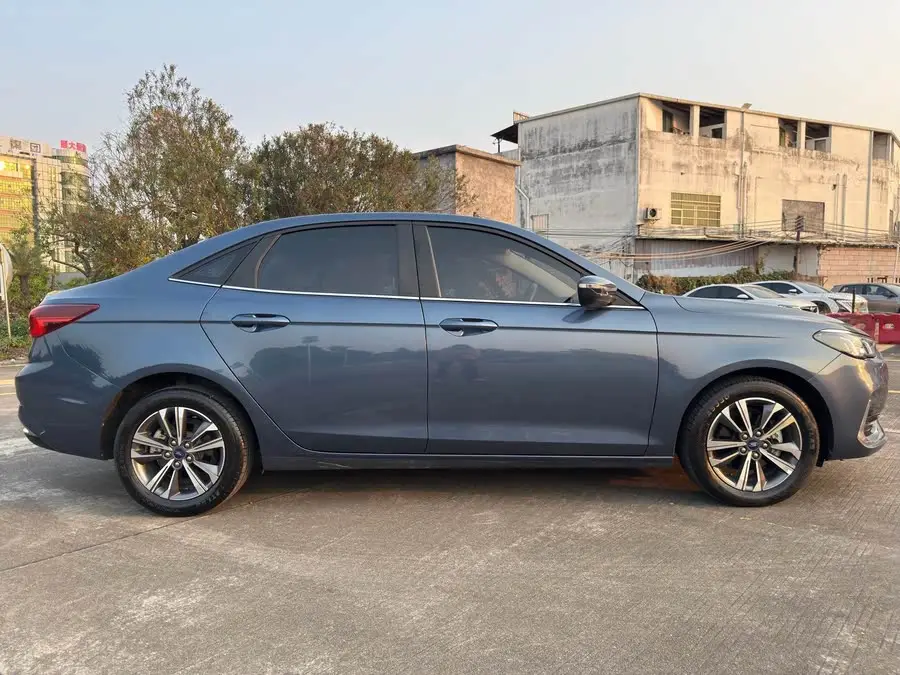 Ford Focus 2021 1.5L Automatic Diamond Edition