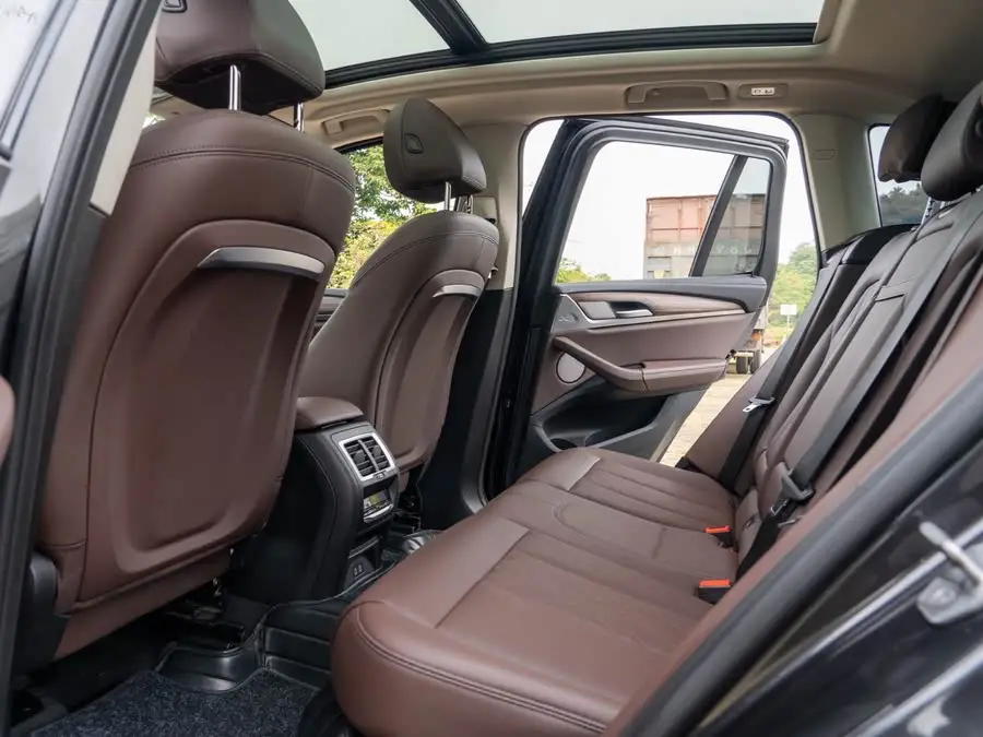 بي إم دبليو X3 2022 xDrive30i الطراز الرائد مجموعة M الرياضية