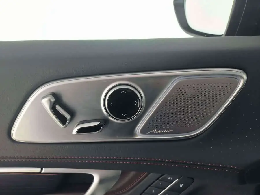 نسخة يونس 2023 من القرن 2.0T بستة مقاعد