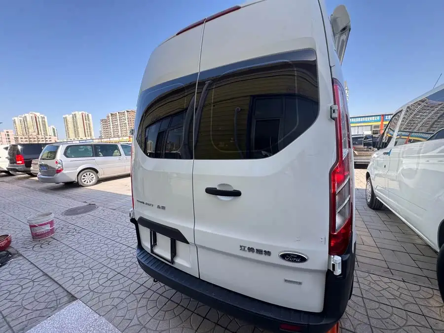 Ford Transit 2020 2.0T Gas Commercial Travel Model Medium Wheelbase Medium Roof 10-12 Seats National VI
