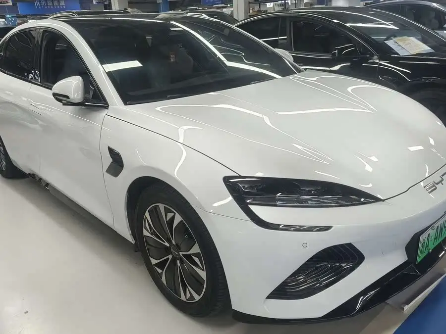 ختم 2022 طراز 550 كم النسخة المميزة ذات الدفع الخلفي المدى القياسي