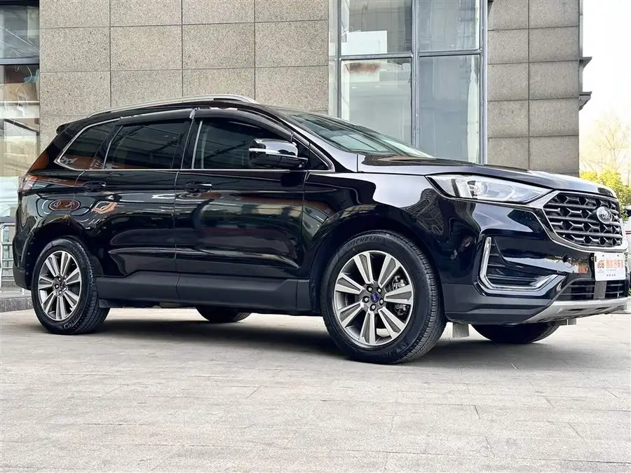 2021 Ford Edge PLUS EcoBoost 245 FWD Platinum 5-seater
