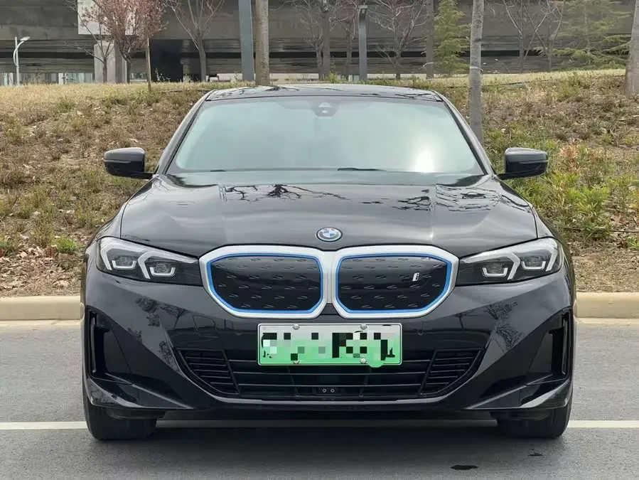 بي إم دبليو i3 2024 eDrive 35 L