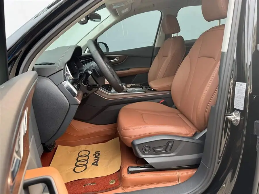 Audi Q7 2023 55 TFSI quattro S line Sport