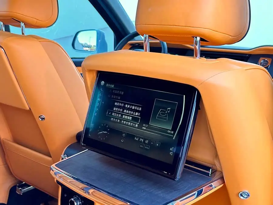 كولينان 2018 موديل خمسة مقاعد