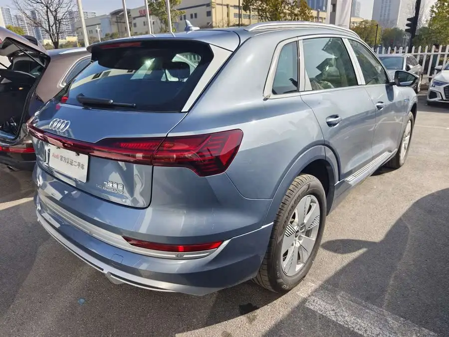 Audi e-tron 2021 50 quattro Luxury