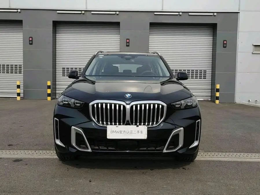 بي إم دبليو X5 2023 xDrive 30Li حزمة M الرياضية