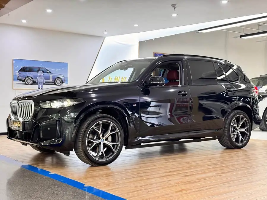 BMW X5 2023 xDrive 30Li 尊享型M运动曜夜套装