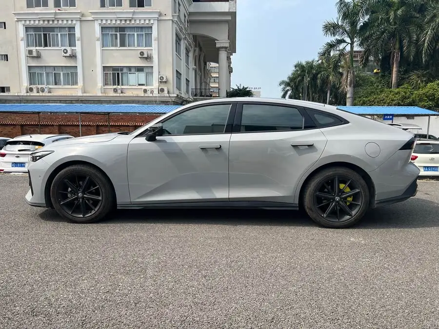 Changan UNI-V 2022 1.5T Premium