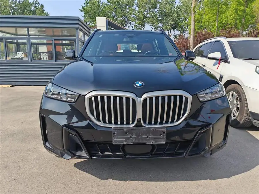 بي إم دبليو X5 2023 xDrive 40Li حزمة م الرياضية الليلية