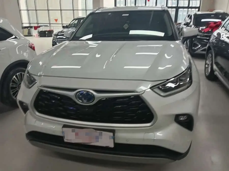 هايلاندر 2022 هايبرد 2.5 لتر دفع كلي فاخر 7 مقاعد