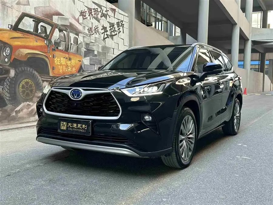 هايلاندر 2022 بمحرك مزدوج 2.5 لتر دفع رباعي إصدار بريميوم 7 مقاعد