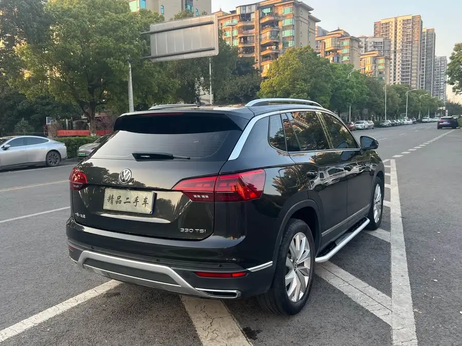 تيرون 2020 330 TSI دفع ثنائي نسخة فاخرة متصلة ذكيًا برو