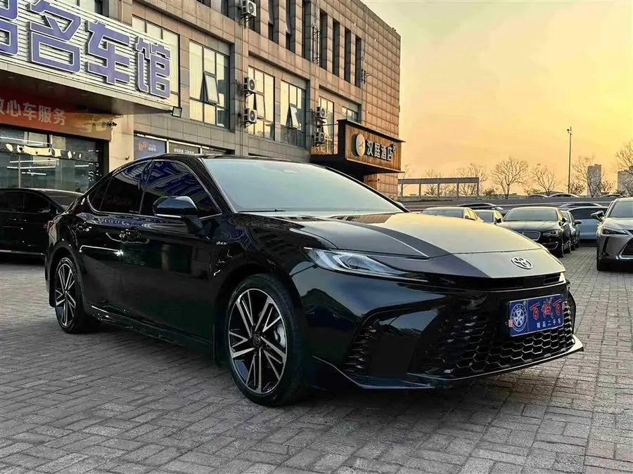 كامري 2024 الهجينة 2.0HS إصدار رياضي