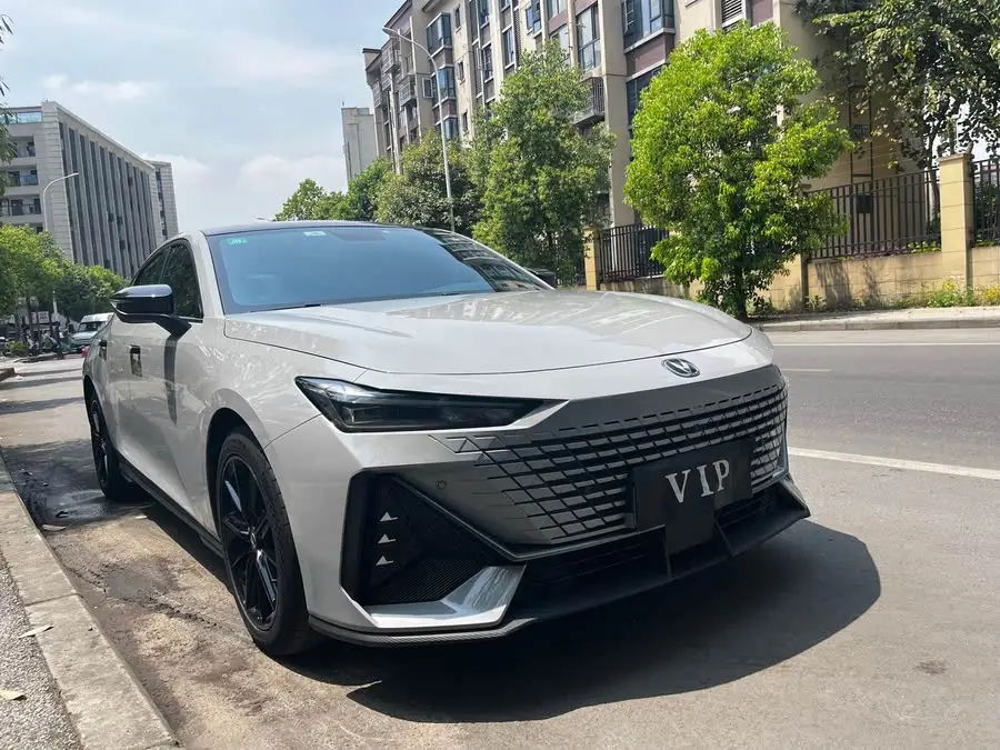 Changan UNI-V 2022 1.5T Sport Edition