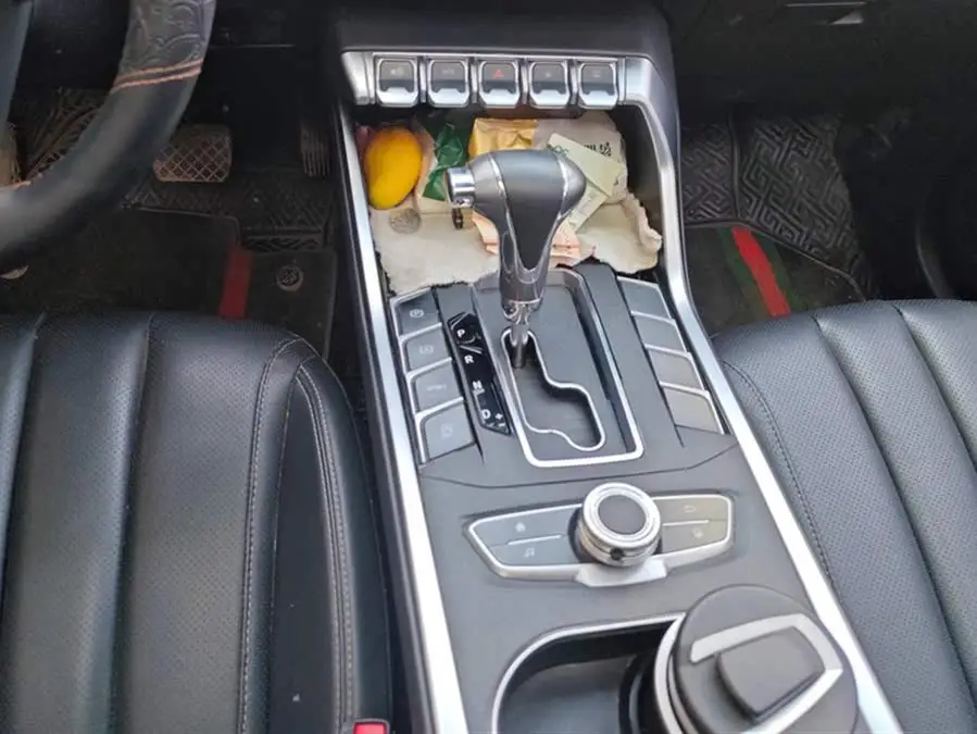 2020 Lynk & Co 01 Lynk & Co S EcoBoost 145 CVT Platinum Edition