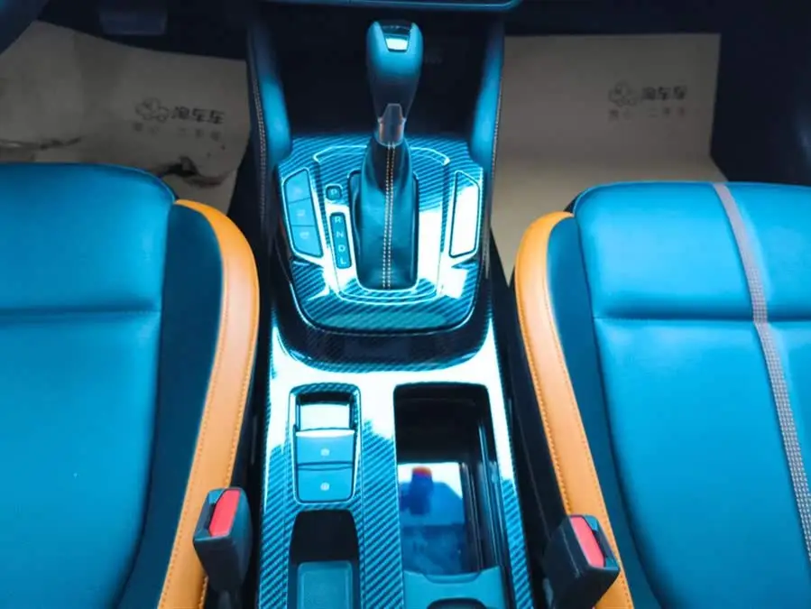 2022 فورد فوكس سيدان إيكوبوست 180 إصدار سباق أوتوماتيكي