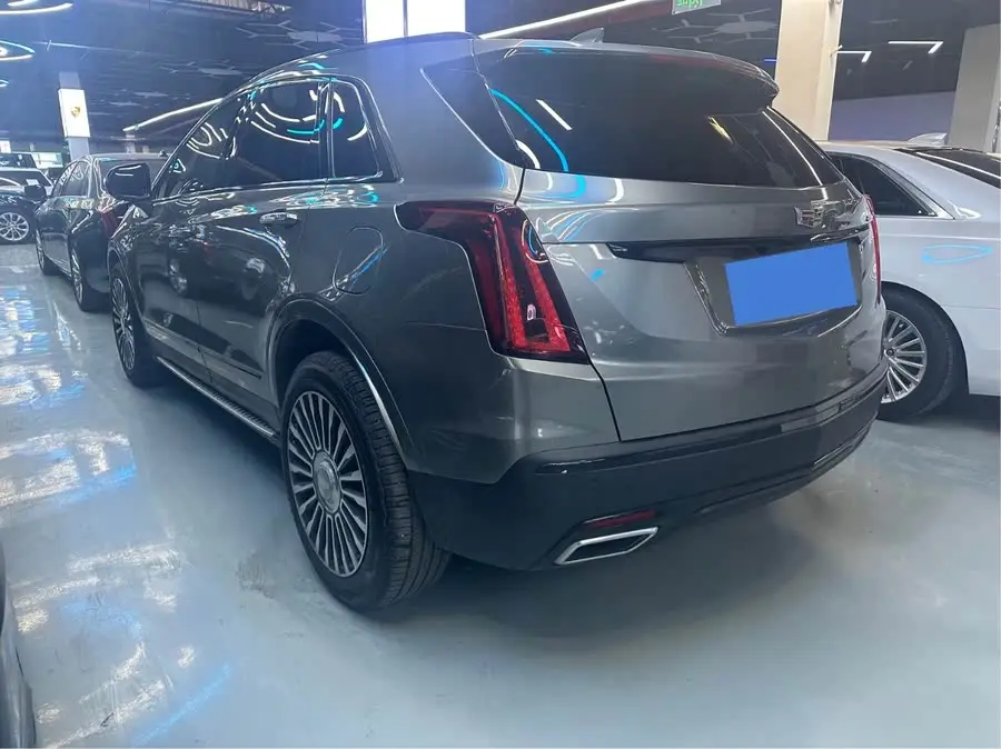 كاديلاك XT5 2021 28T الفاخرة