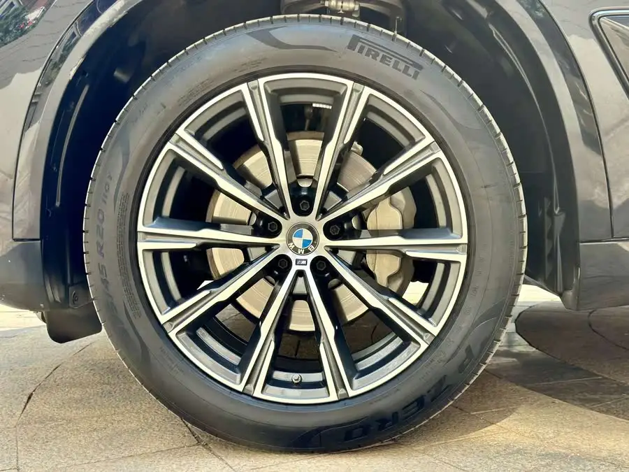 بي إم دبليو X5 2022 طراز محدث xDrive 30Li حزمة M الرياضية