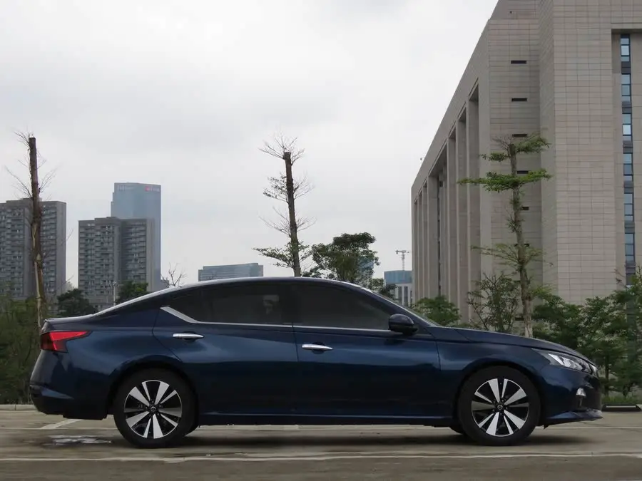 تينّا 2021 2.0 لتر XL Upper AD1 إصدار الملاحة الذكية