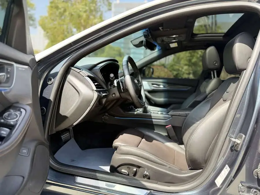 كاديلاك CT5 2022 28T بلاتينيوم