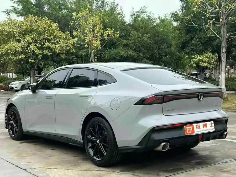 Changan UNI-V 2022 1.5T Intelligent Navigation Version