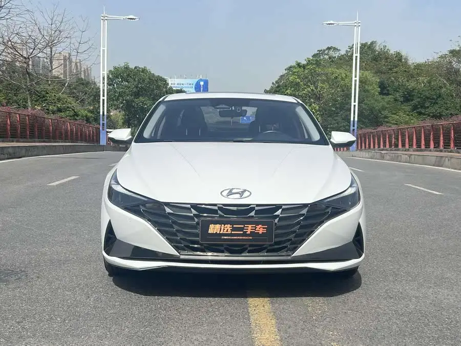 إيلانتر 2021 1.5 لتر CVT LUX النسخة المتميزة