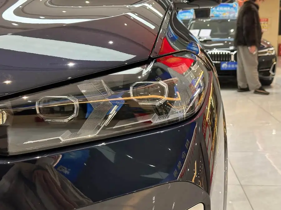 BMW X5 2023 xDrive 40Li M Sport Package