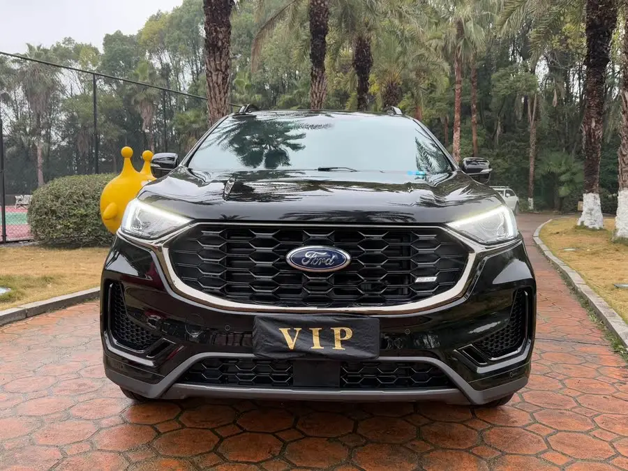 2021 Ford Edge PLUS EcoBoost 245 FWD Platinum 5-Seater