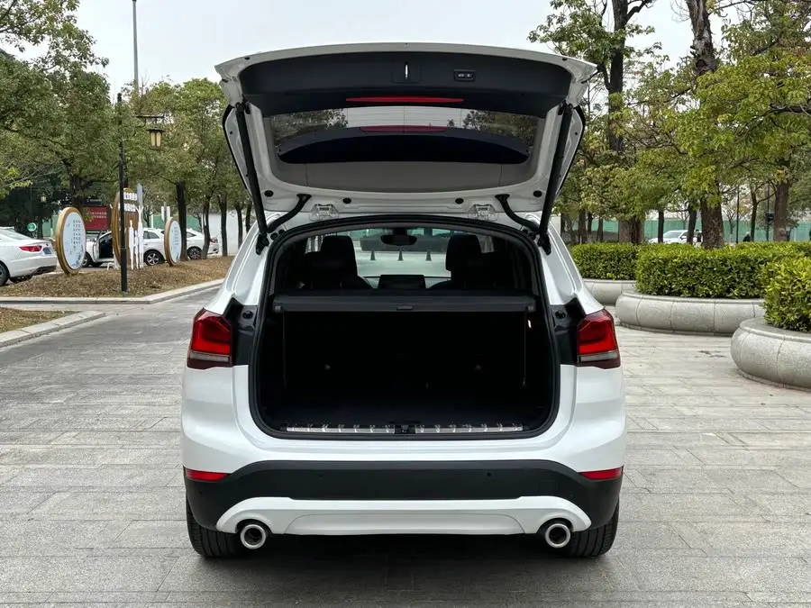 BMW X1 2022 sDrive25Li Leading Edition