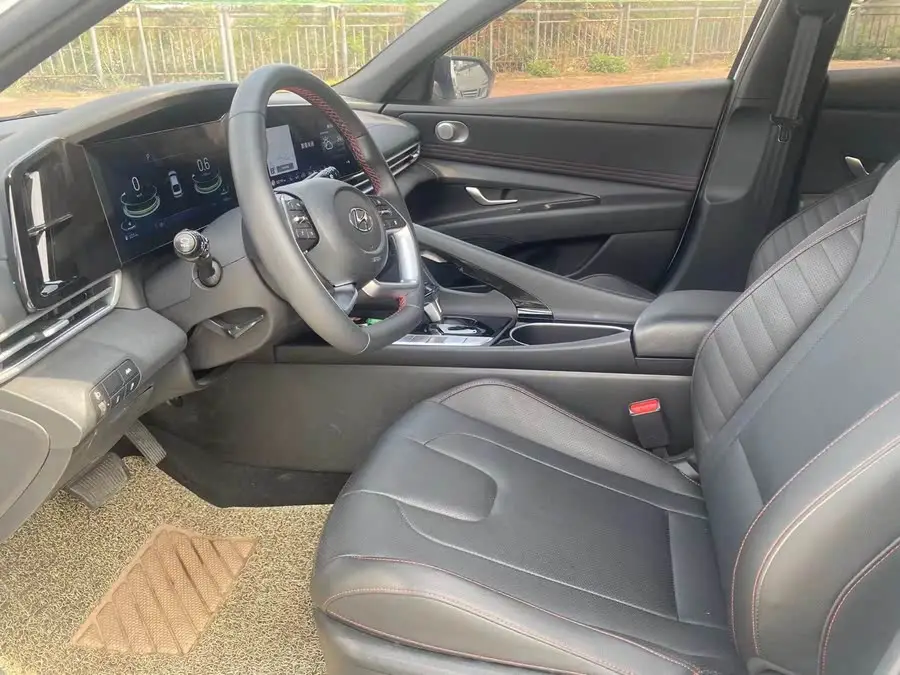 Elantra 2022 1.5L CVT LUX Premium