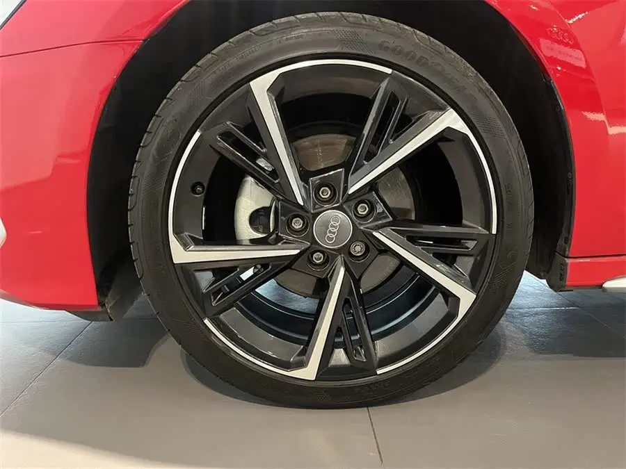 2021 أودي A3 A3L ليموزين 35 TFSI طراز رياضي أنيق