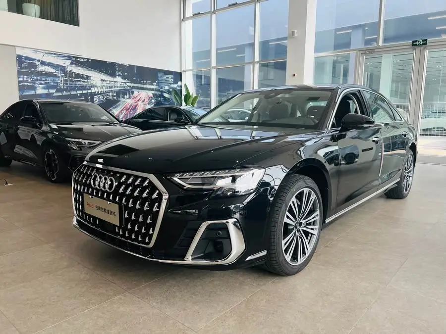 أودي A8 طراز 2025 A8L 45 TFSI quattro فاخرة