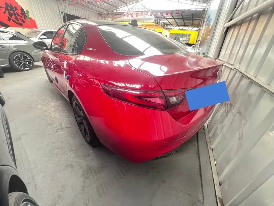 جوليا 2020 2.0T 280HP النسخة الفاخرة