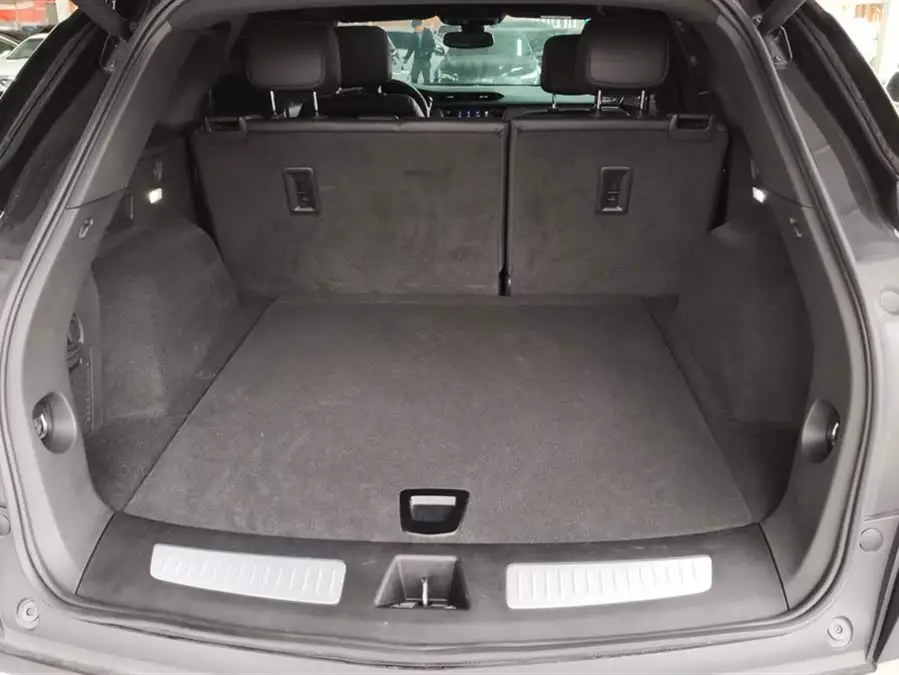 كاديلاك XT5 2022 2.0T فخامة دفع أمامي