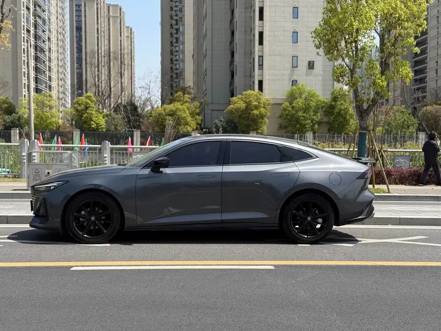 Changan UNI-V 2023 1.5T Premium