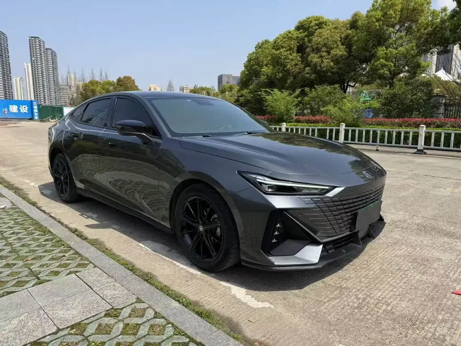 Changan UNI-V 2023 1.5T Premium Version