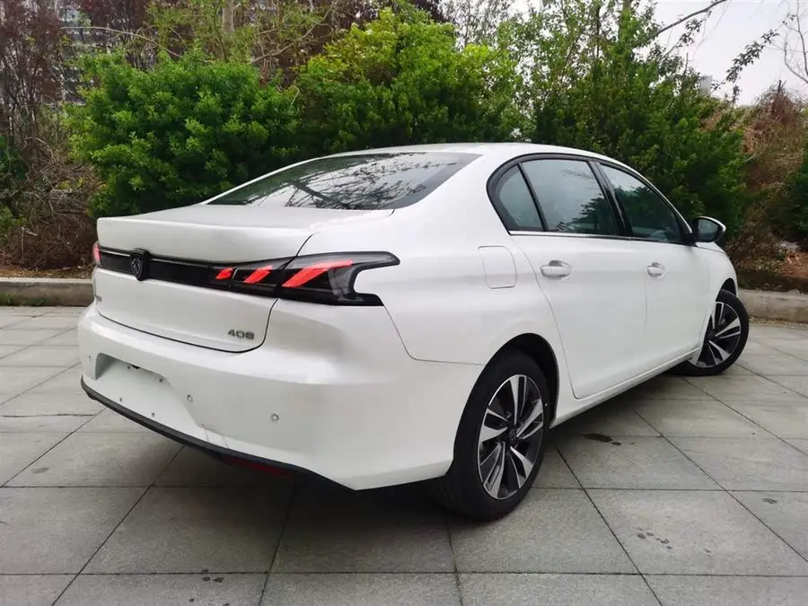 Peugeot 408 2022 1.6T Pursuit Edition