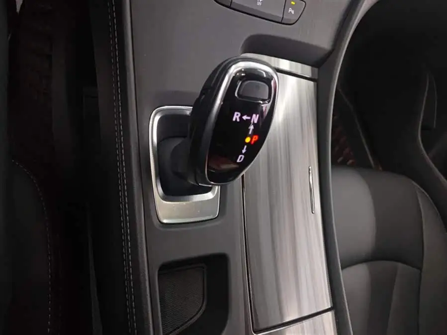 بيوك لاكروس 2022 652T الفاخرة