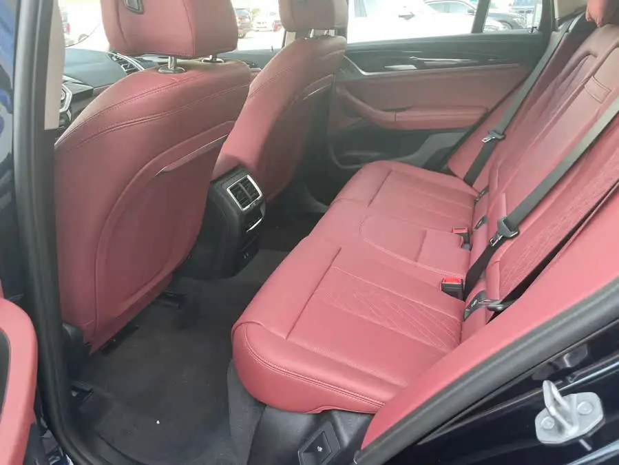 BMW iX3 2024 Leading Model