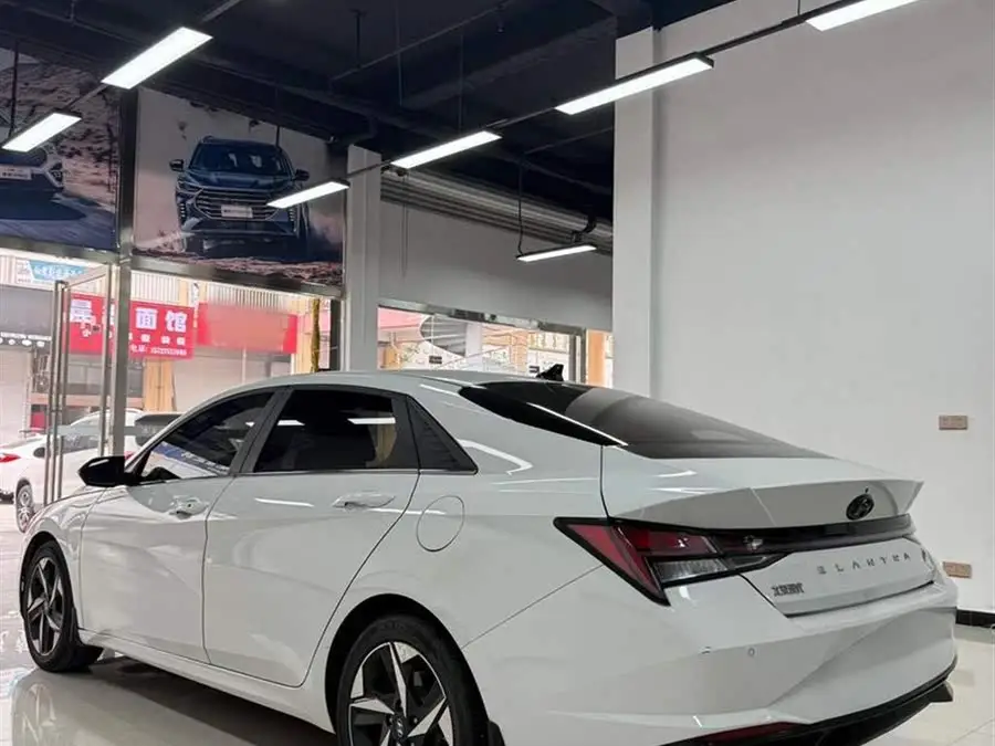 إيلانtra 2022 1.5L CVT LUX النسخة المتميزة