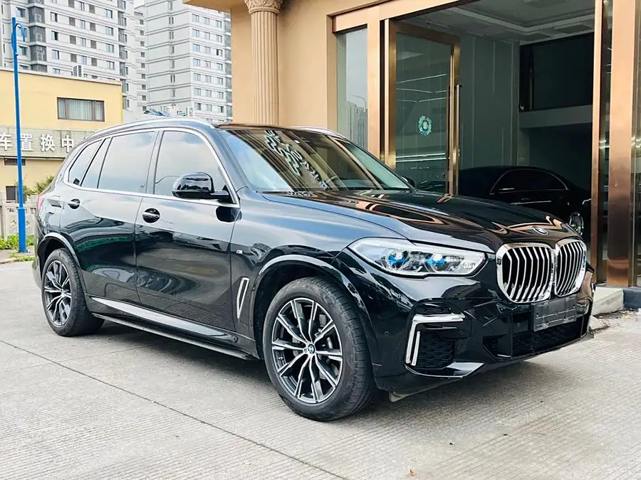 بي إم دبليو X5 2022 xDrive 30Li حزمة سبورت M الفاخرة