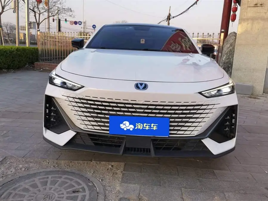 Changan UNI-V 2022 1.5T Premium