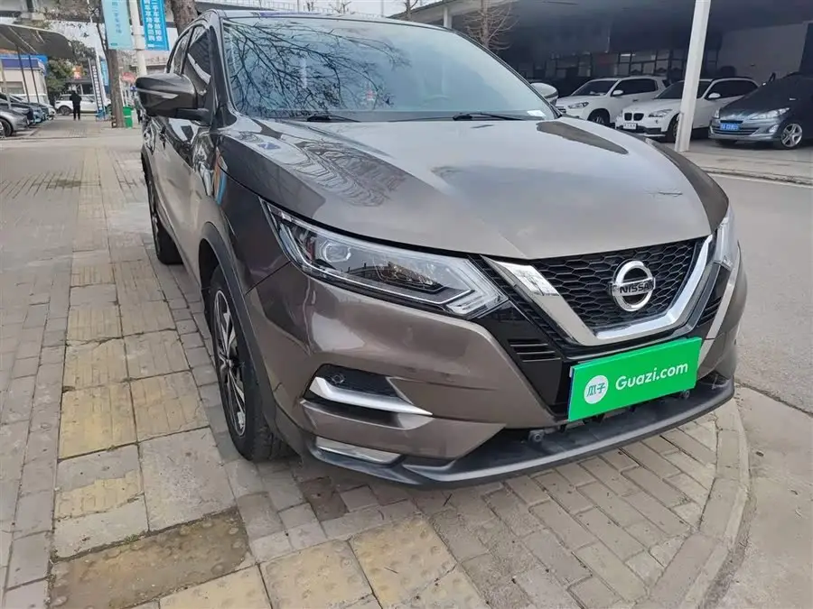 2021 نيسان إكس تريل 2.0 لتر CVT الفاخرة