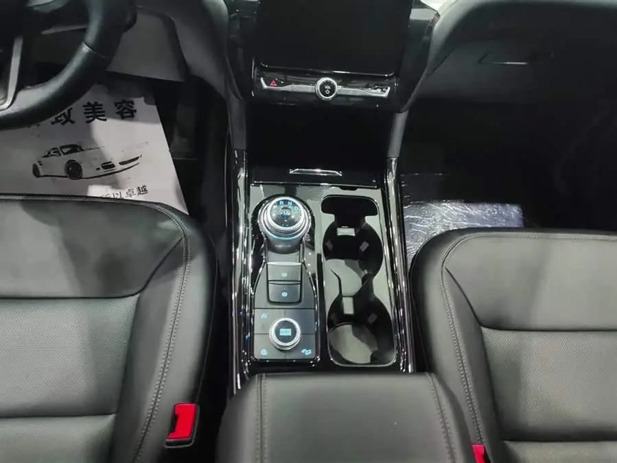 مستكشف 2022 EcoBoost 285 دفع رباعي إصدار الذكرى الثلاثين 7 مقاعد