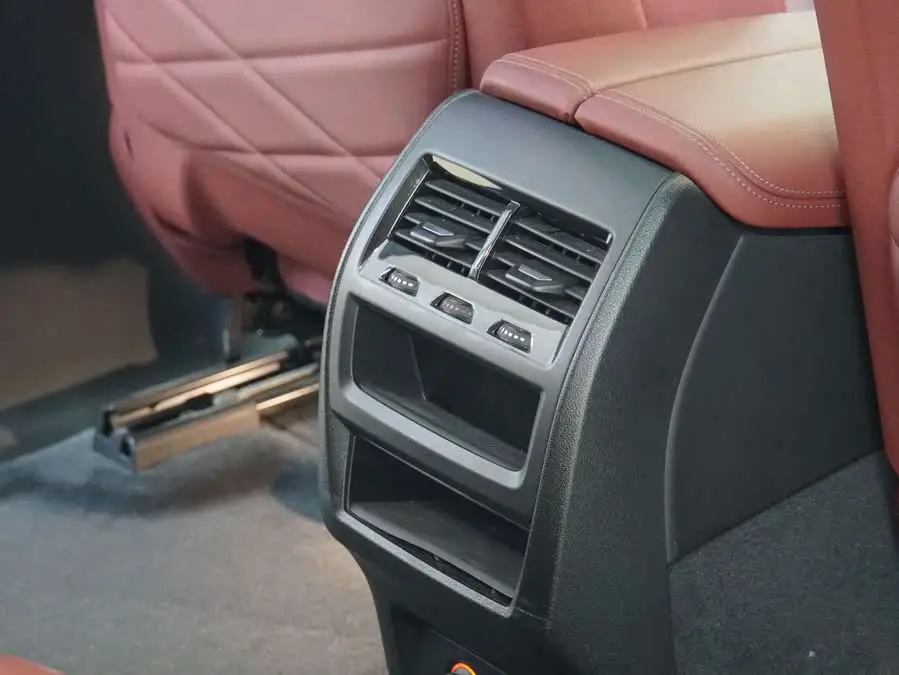 بي إم دبليو X5 2022 طراز محدث xDrive 30Li حزمة M الرياضية